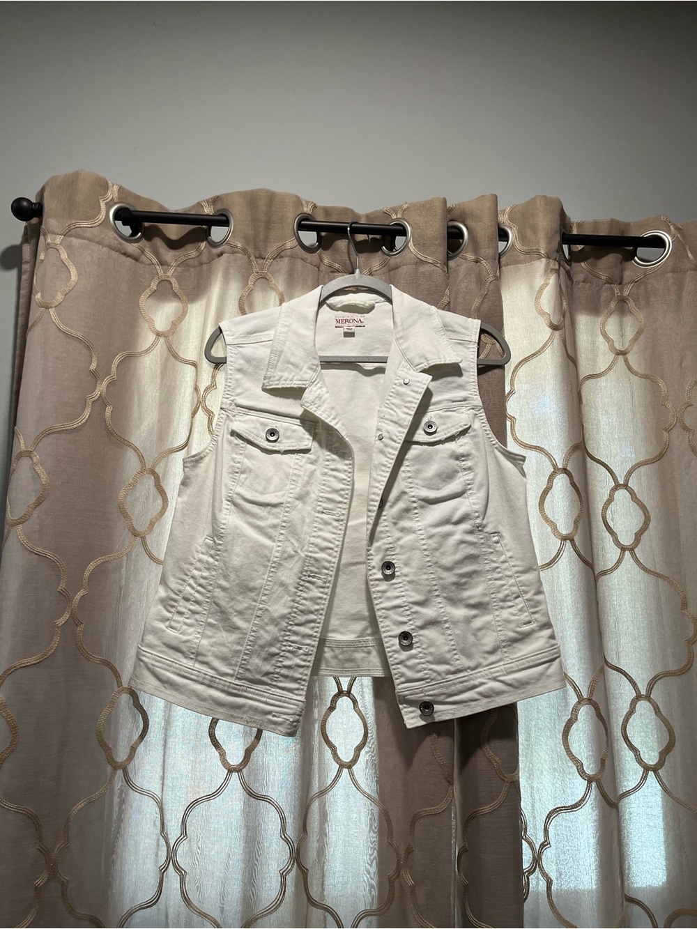 Merona White Sleeveless Denim Vest - Button-Front Layering Piece